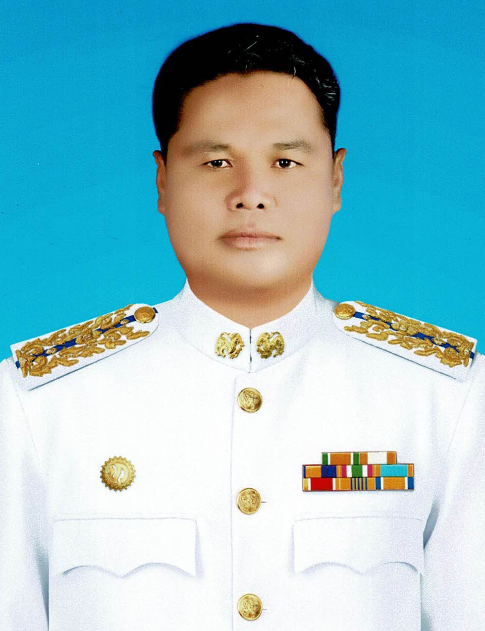 นายชุมพล แหวนทอง