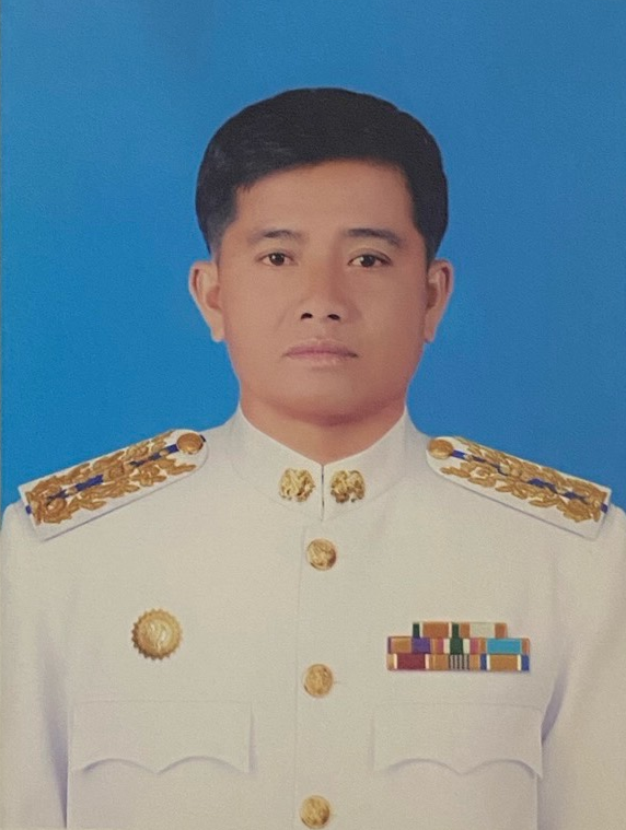 นายวิจารย์ เสาแก้ว